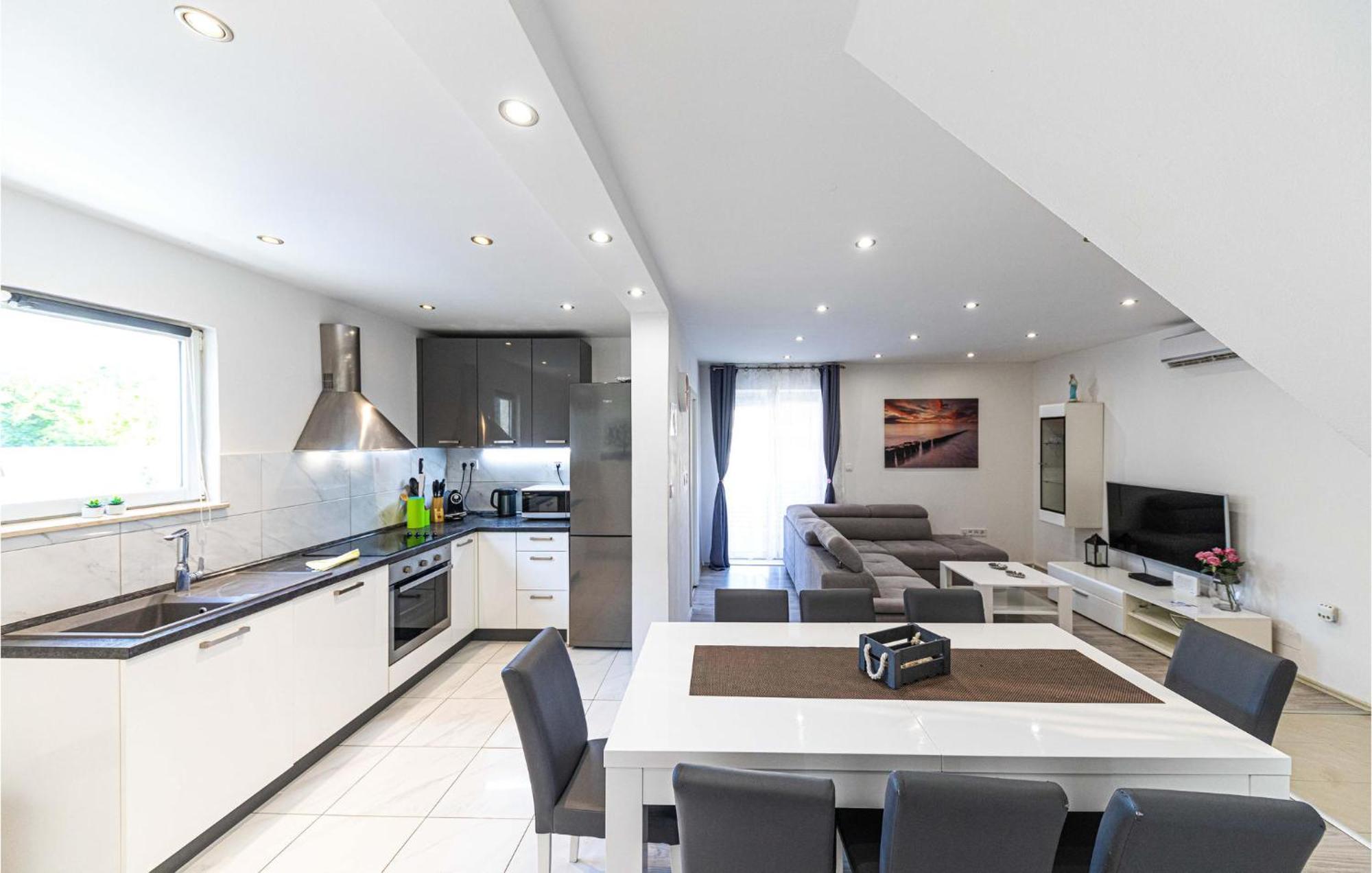 Stunning Home In Marina With Heated Swimming Pool Экстерьер фото