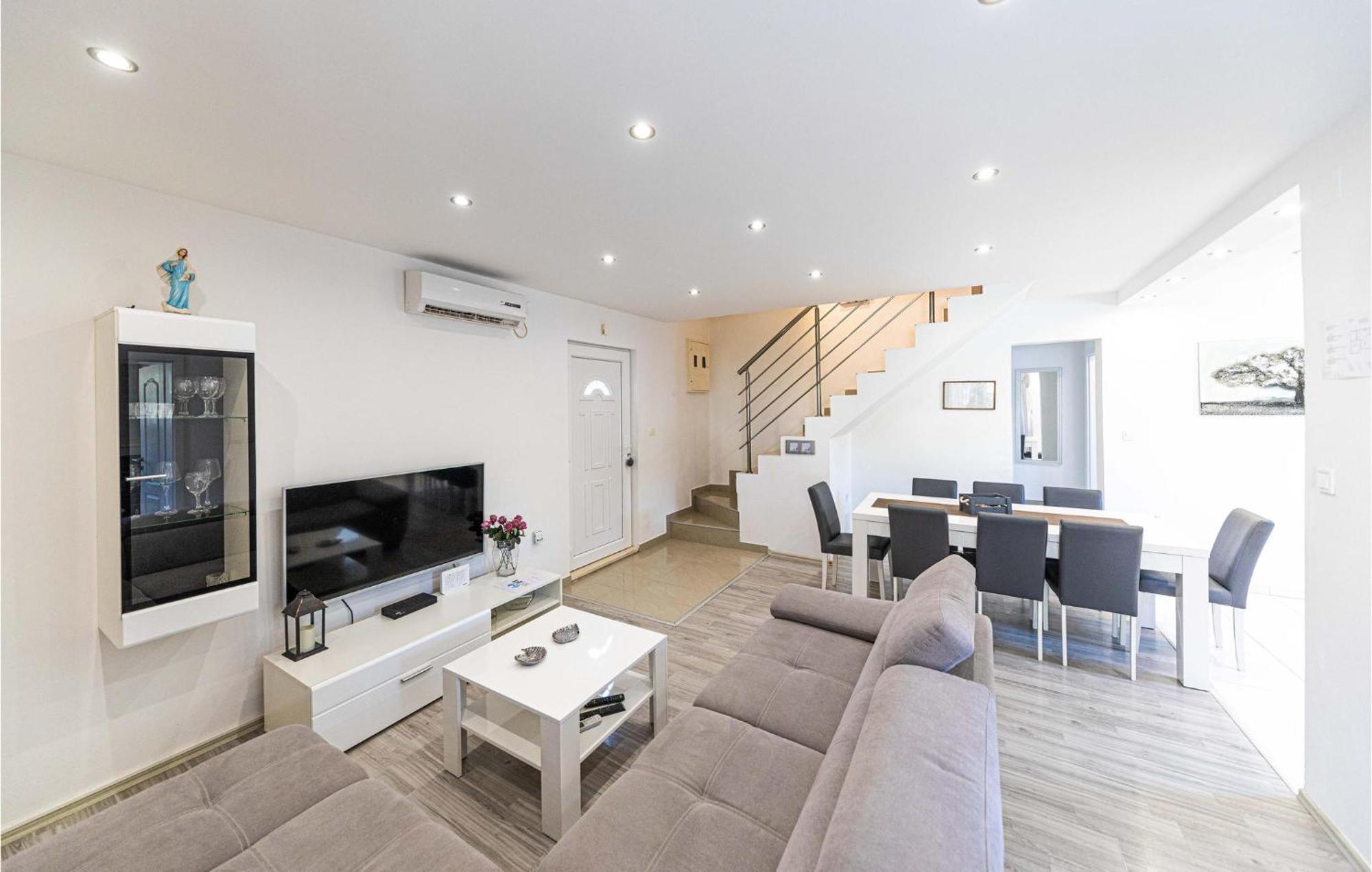 Stunning Home In Marina With Heated Swimming Pool Экстерьер фото